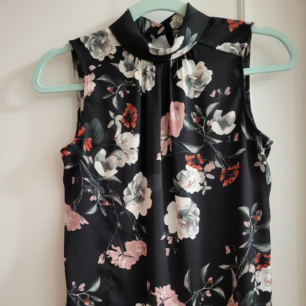 RW&CO. Black & Pink Floral Sleeveless Mock Neck Blouse - Size XXS